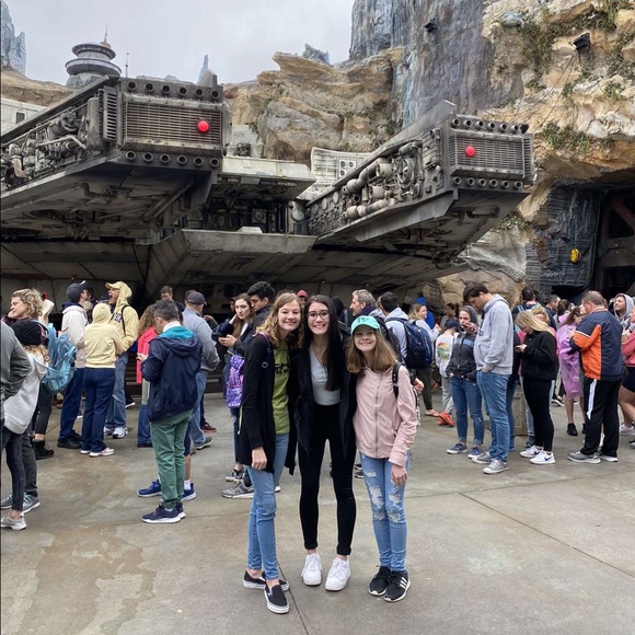 Meet your Posher, Anika - Picture 1 of 1